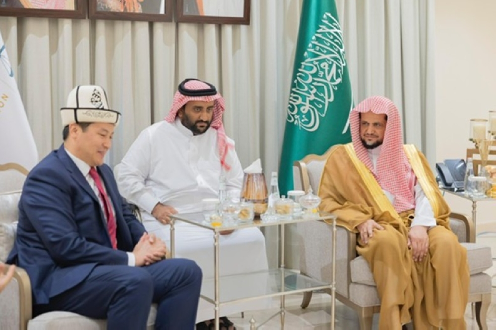 النائب العام يستقبل سفير قرغيزستان بمقر النيابة العامة في الرياض 1 النائب العام يستقبل سفير قرغيزستان بمقر النيابة العامة في الرياض