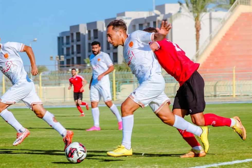 أحمد شاهين يعتذر لمدرب المنصورة على الهواء.. ورد فعل مفاجئ من الأخير (فيديو) 1 1733786069 2553876 0