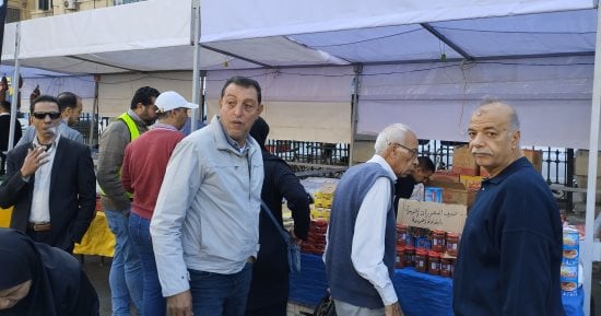 افتتاح سوق اليوم الواحد بمنطقة المنشية في الإسكندرية بأسعار مخفضة