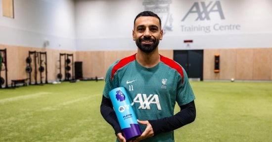 محمد صلاح أفضل لاعب فى شهر نوفمبر بالدوري الإنجليزي ويعادل